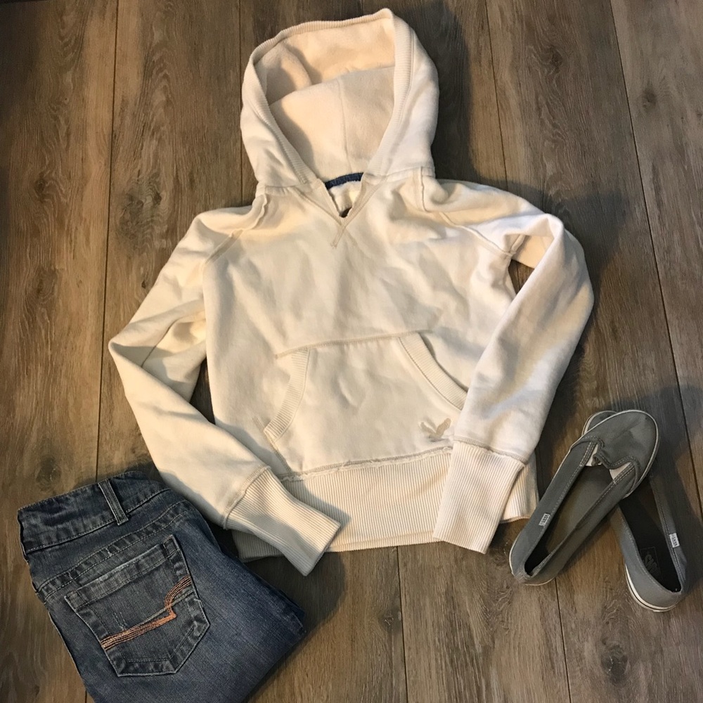 American Eagle cream hoodie